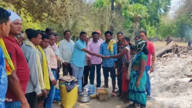 Photo of येरमनार ( टोला ) येथील मडावी परिवाराला जीवनावश्यक साहित्य मदत : जि.प.माजी अध्यक्ष तथा कृषी उत्पन्न बाजार समितीचे सभापती अजय कंकडालवार यांच्या कडून