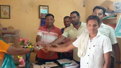 Photo of नागेपल्ली येथील गुळदे कुटुंबाला आर्थिक मदत