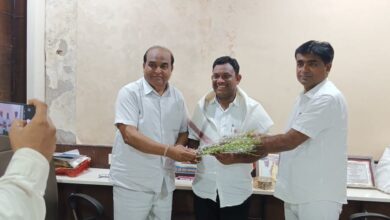 Photo of माजी जि.प.अध्यक्ष तथा अहेरी बाजार समिती सभापती अजयभाऊ कंकडालवार यांच्या सत्कार