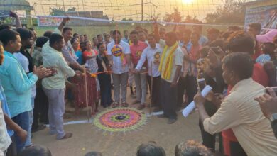 Photo of युवकांनी खेळाच्या माध्यमाने आपल्या गावाचे व जिल्ह्याचे नाव लौकिक करावे – माजी जि.प.अध्यक्ष अजय कंकडालवार यांचे प्रतिपादन