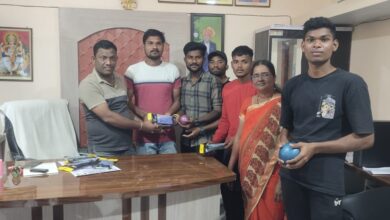 Photo of पोलीस भरतीची तयारी करणाऱ्या युवकांना साहित्य वाटप – जि.प.माजी अध्यक्ष अजयभाऊ कंकडालवार यांचा पुढाकार