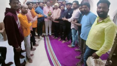 Photo of काँग्रेसचे नेते हनमंतू जी.मडावी यांची आलापल्ली येथील मोहरम कमिटीचे पदाधिकारी – सदस्यांनी घेतली भेट