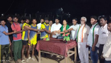 Photo of व्येंकटापूर येथील बक्षीस वितरण कार्यक्रम आविसं – काँग्रेसचे पदाधिकाऱ्यांची हस्ते संपन्न