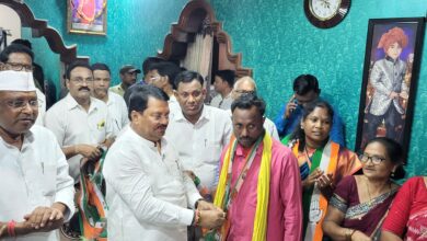 Photo of कॅबिनेट मंत्री आत्राम यांचे कट्टर समर्थकांनी काँग्रेस पक्षात पक्षाप्रवेश