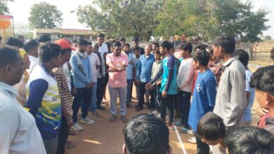 Photo of युवकांनी खेळाला आत्मसात करावं : अजयभाऊ कंकडालवार यांचे प्रतिपादन