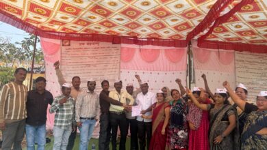 Photo of काँग्रेस नेते कंकडालवार यांची कर्मचाऱ्यांच्या बेमुदत आंदोलन मंडपाला भेट व जाहीर पाठिंबा