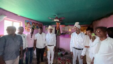 Photo of माजी जि.प.अध्यक्ष अजय कंकडालवार यांनी विवाह सोहळ्याला उपस्थित