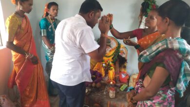 Photo of इंदाराम येथील पोचम्मा देवी बोनालू कार्यक्रमाला माजी जि.प.अध्यक्ष डॉ.अजय कंकडालवार यांची उपस्थित