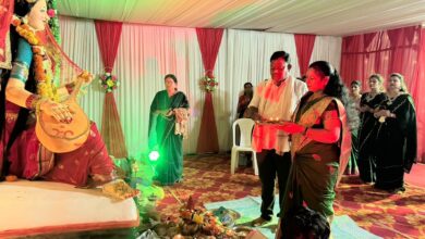 Photo of कर्मवीर पोलीस कॉलनी शारदा मंडळ अहेरी येथे शारदा मातेची महाआरती उत्साहात संपन्न